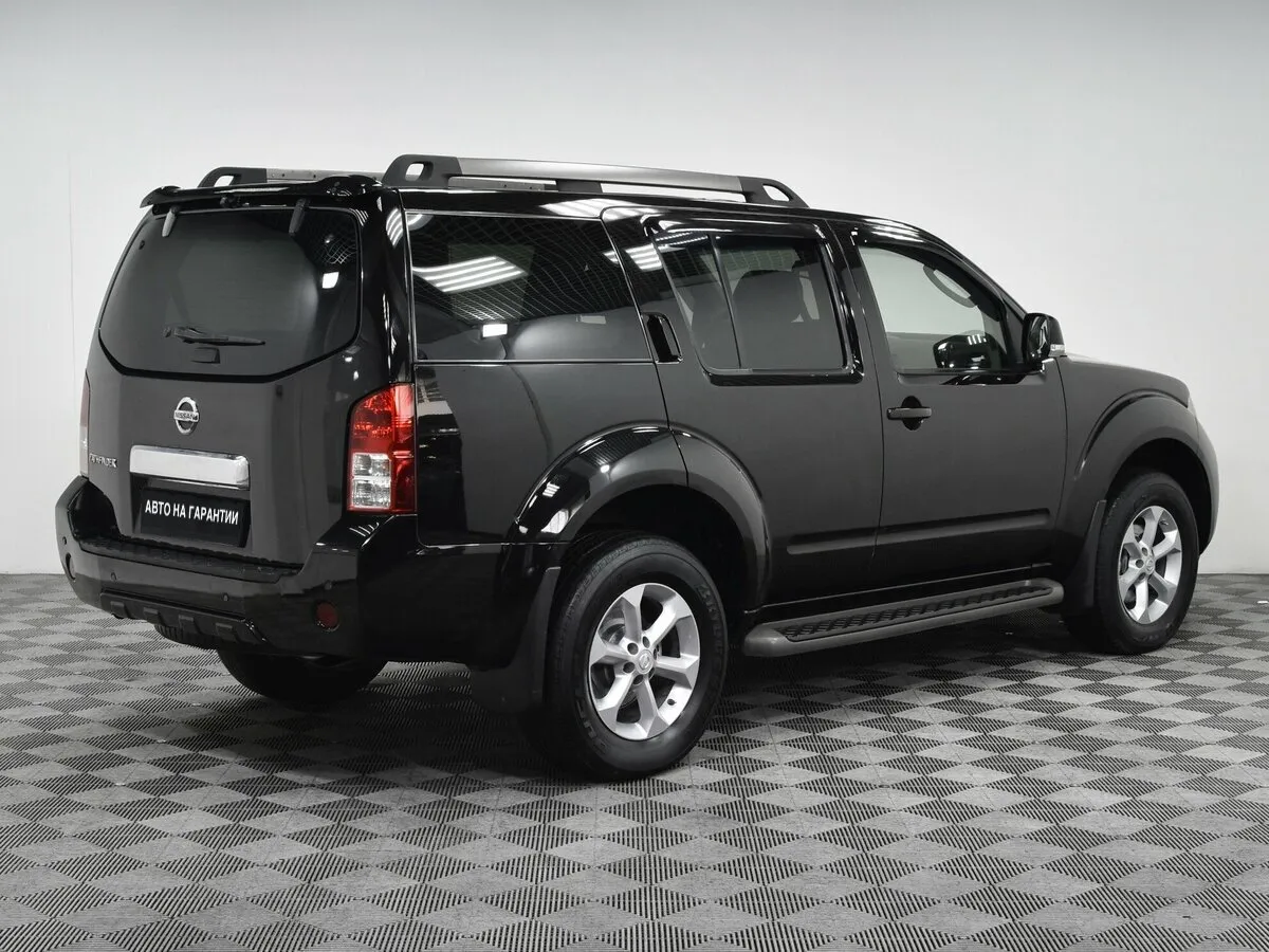 Nissan Pathfinder III Рестайлинг · LE — фото 2