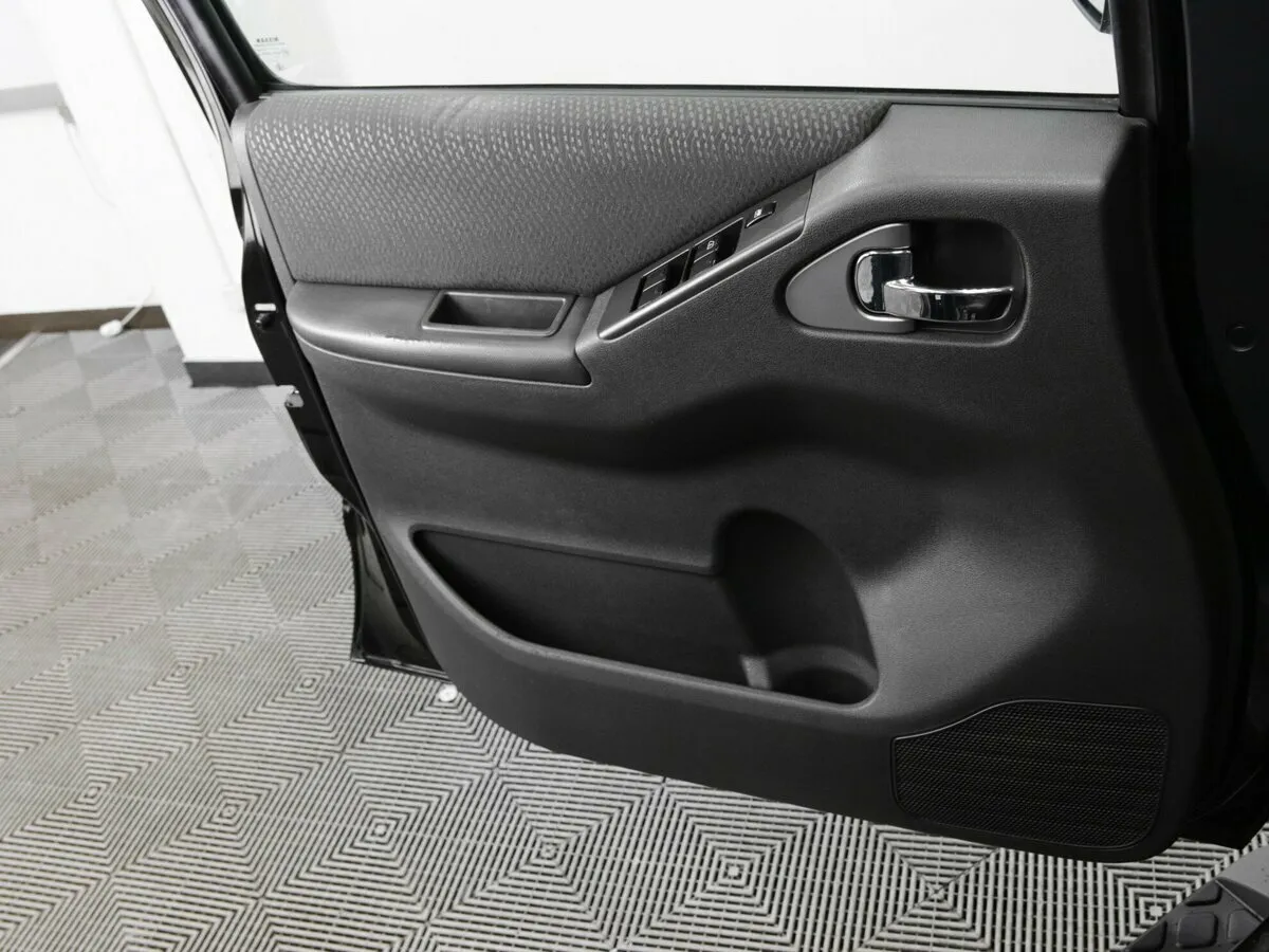 Nissan Pathfinder III Рестайлинг · LE — фото 4