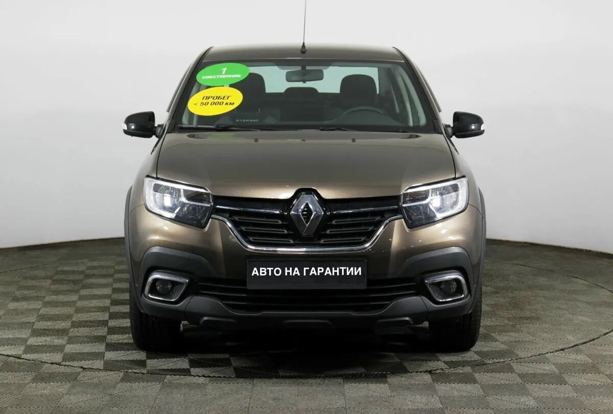Renault Logan II Рестайлинг · Stepway Drive — фото 2