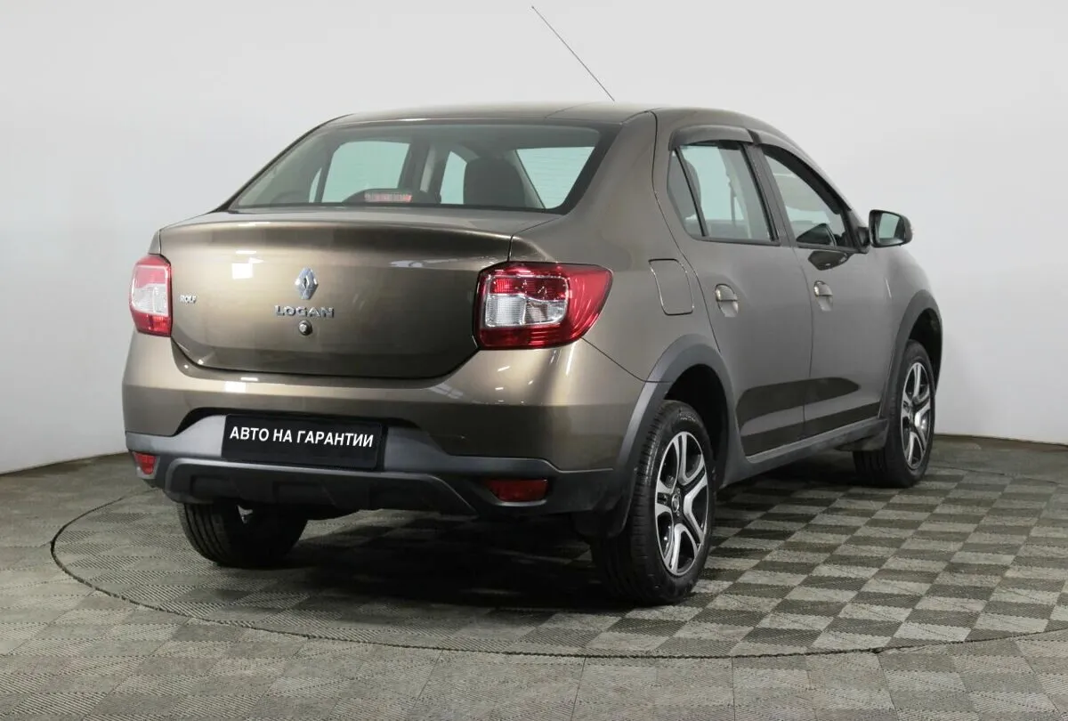 Renault Logan II Рестайлинг · Stepway Drive — фото 4