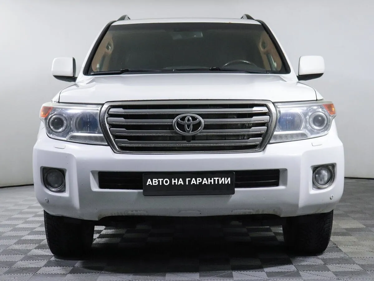 Toyota Land Cruiser 200 Series · Люкс — фото 2