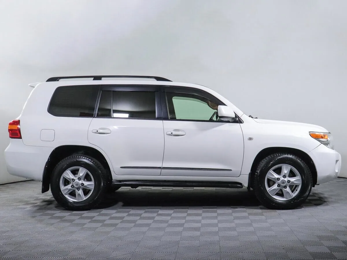 Toyota Land Cruiser 200 Series · Люкс — фото 3