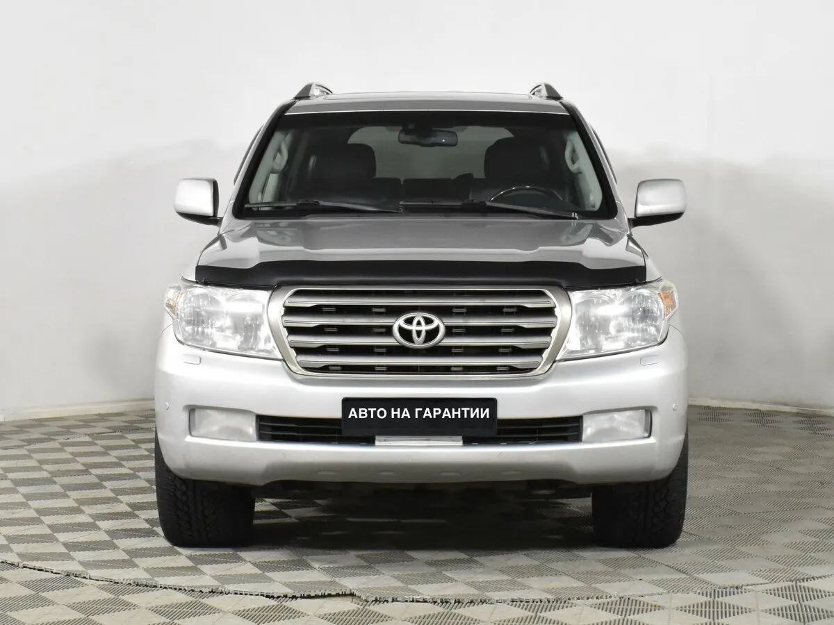 Toyota Land Cruiser 200 Series · Люкс — фото 2