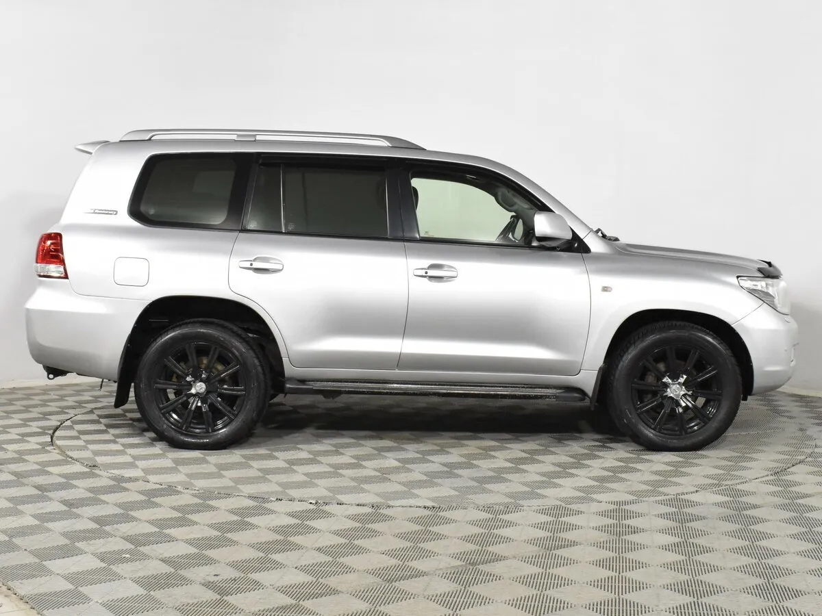 Toyota Land Cruiser 200 Series · Люкс — фото 3