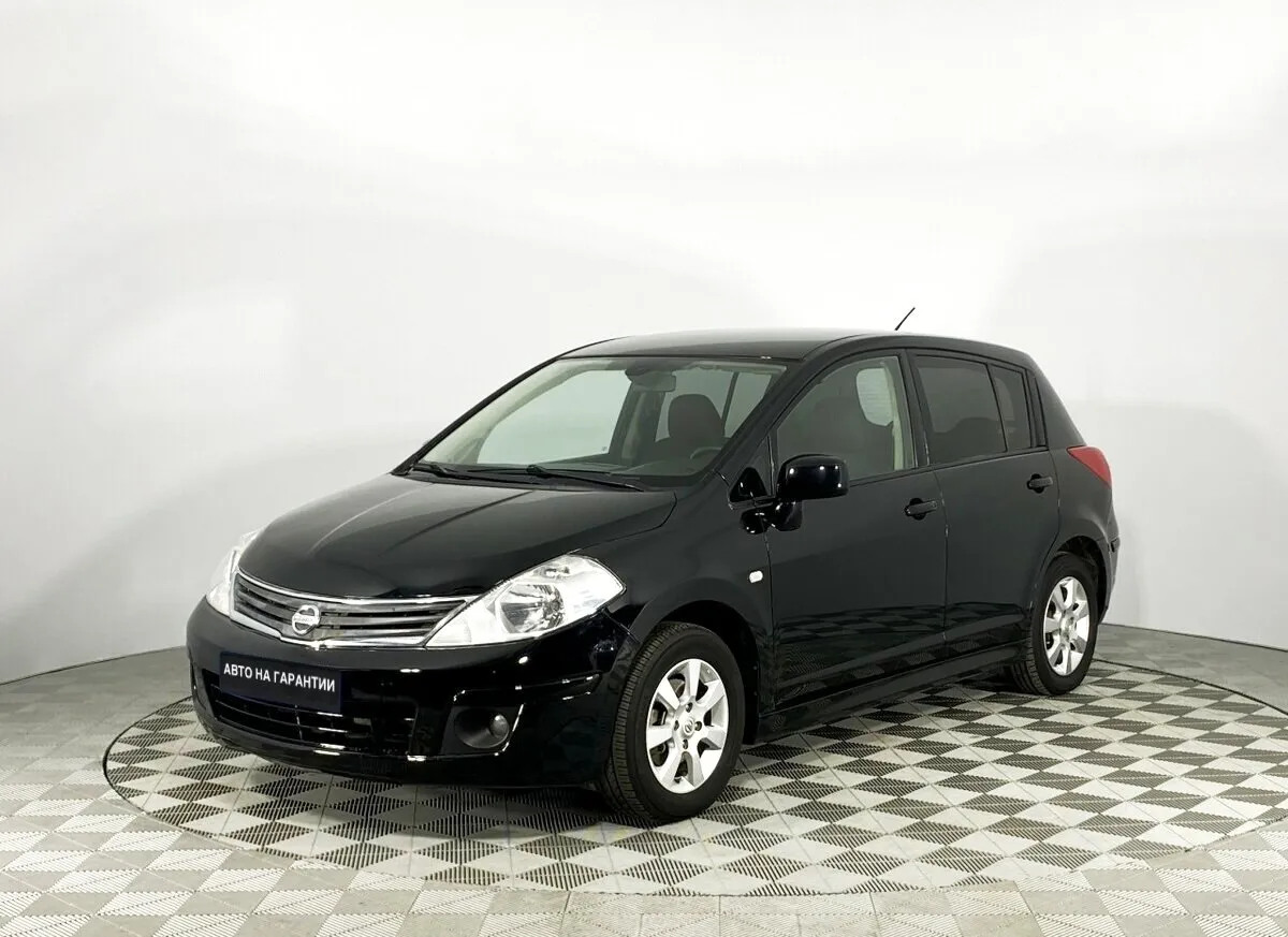 Nissan Tiida I