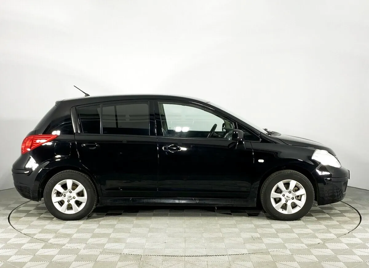 Nissan Tiida I — фото 3