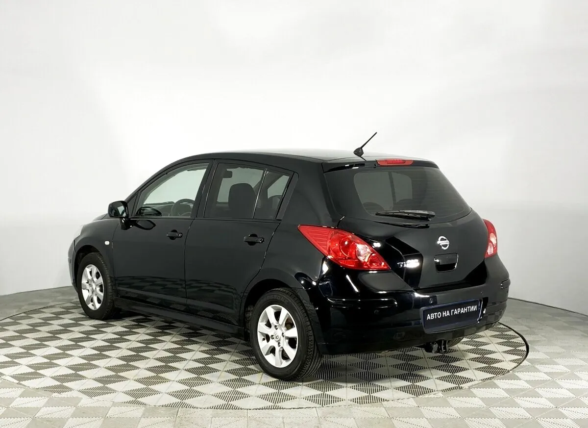 Nissan Tiida I — фото 4