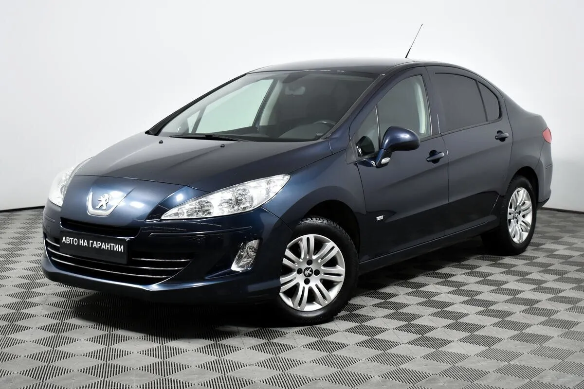 Peugeot 408 I · Style