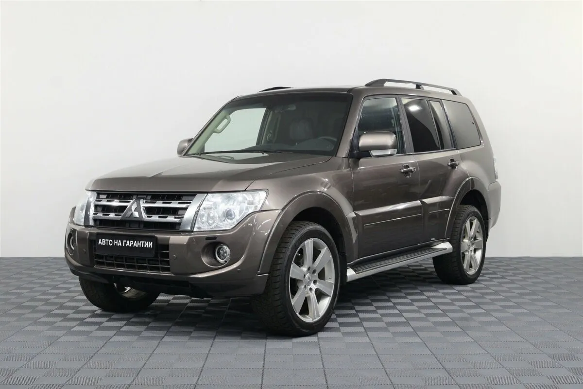 Mitsubishi Pajero IV Рестайлинг 1 · Instyle