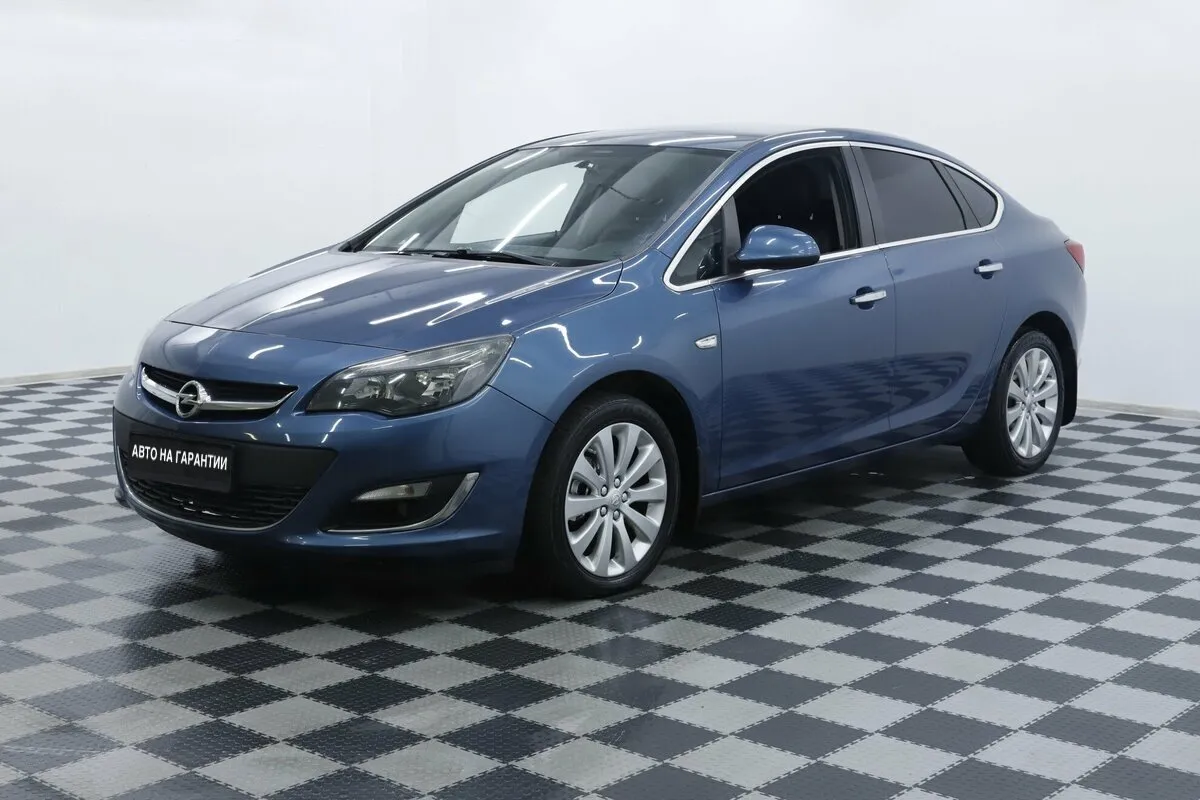 Opel Astra J Рестайлинг · Cosmo
