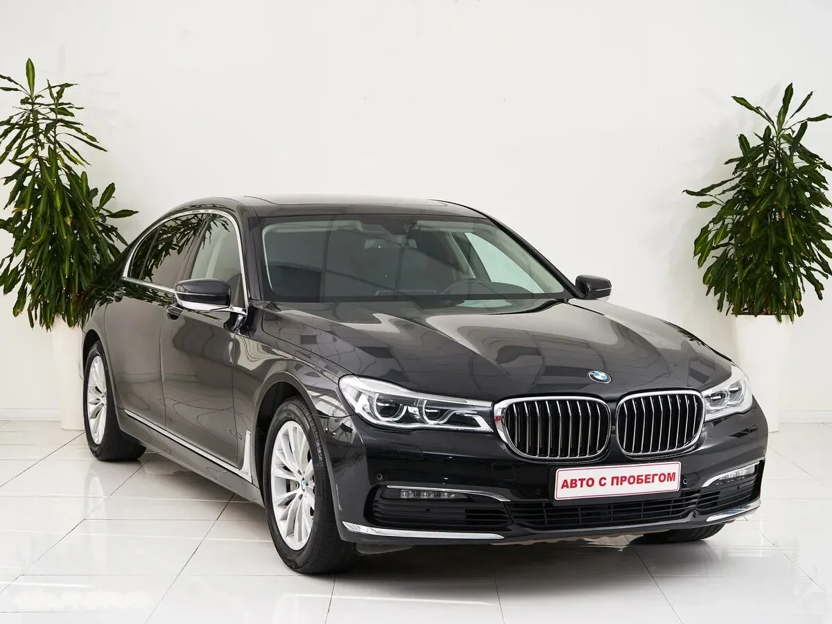 BMW 7 серии VI (G11/G12) — фото 3