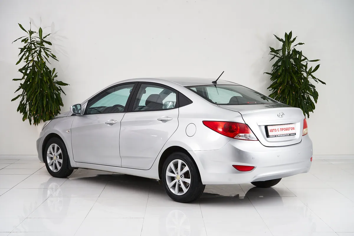 Hyundai Solaris I — фото 4