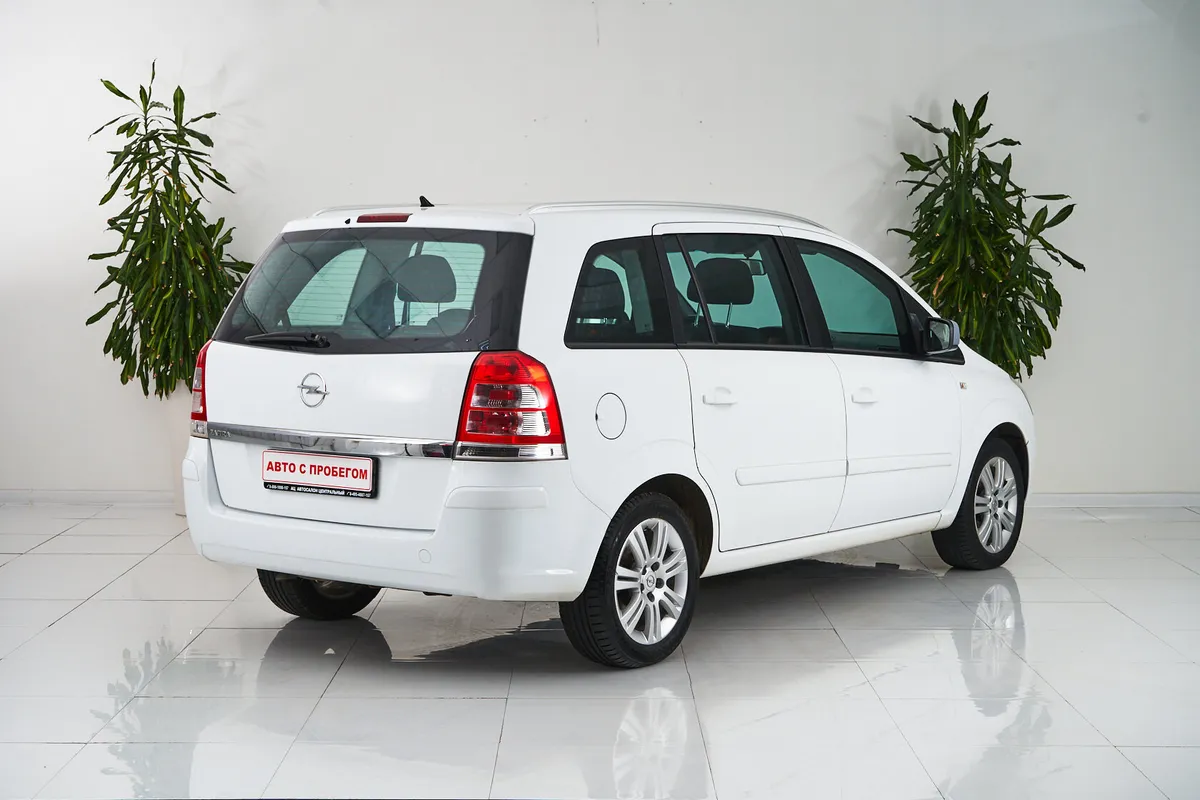 Opel Zafira C — фото 5