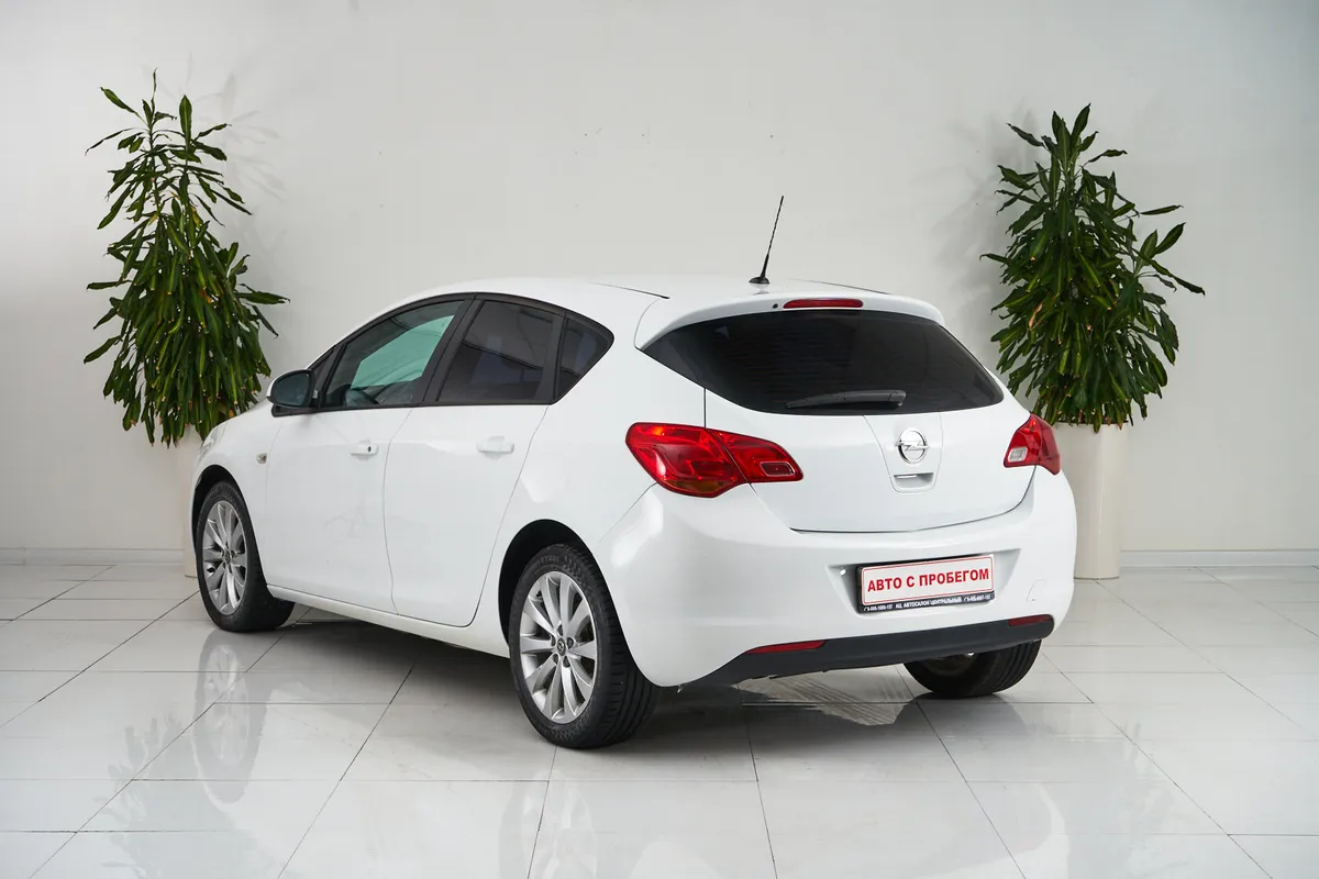 Opel Astra J — фото 4
