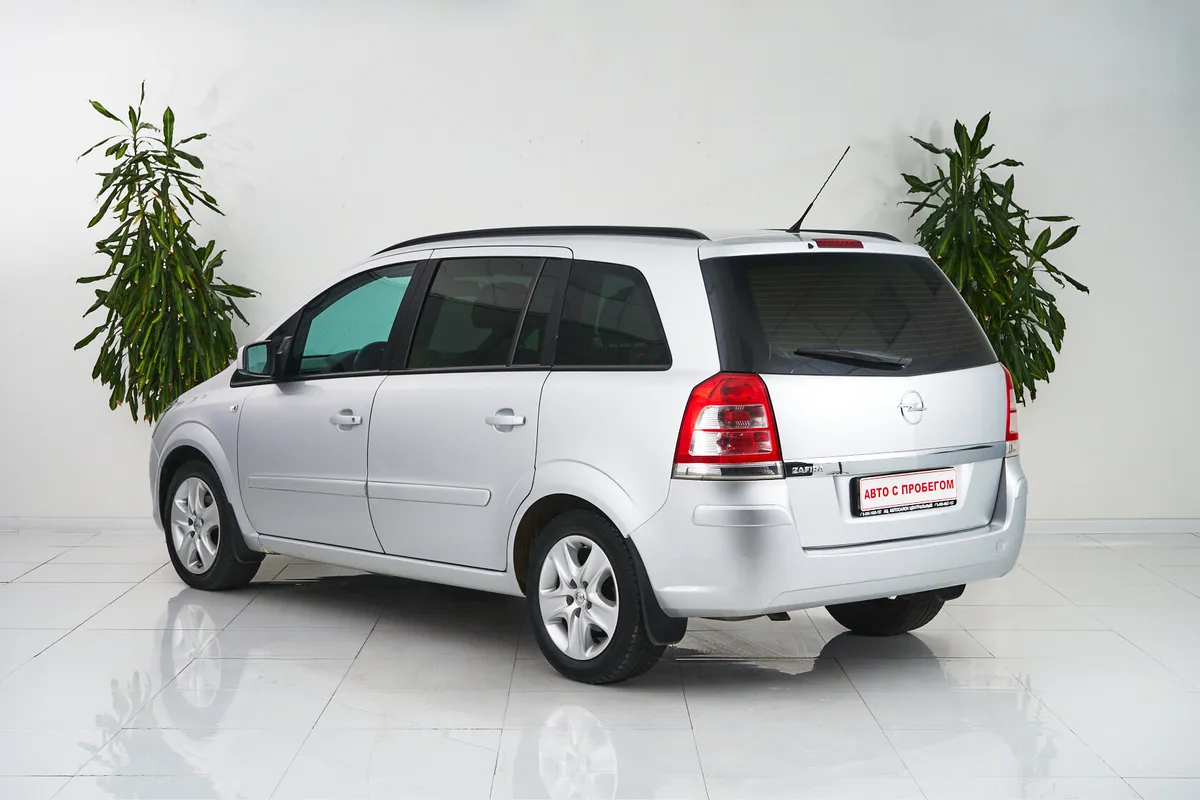 Opel Zafira B Рестайлинг — фото 4
