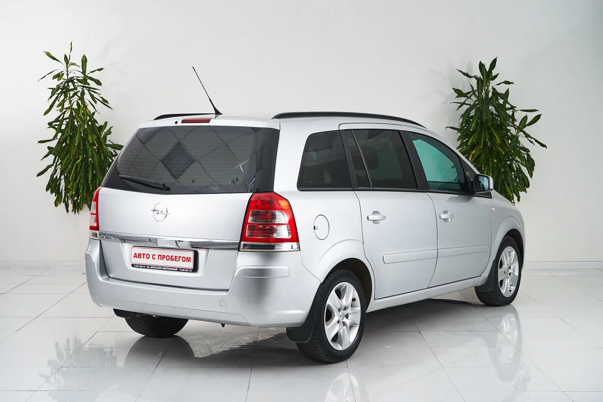 Opel Zafira B Рестайлинг — фото 5