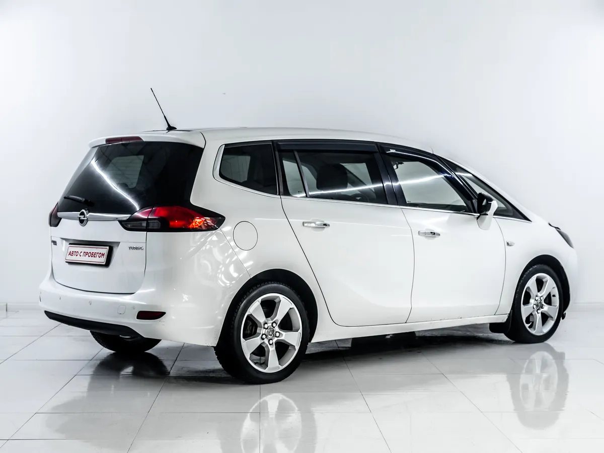 Opel Zafira C — фото 4