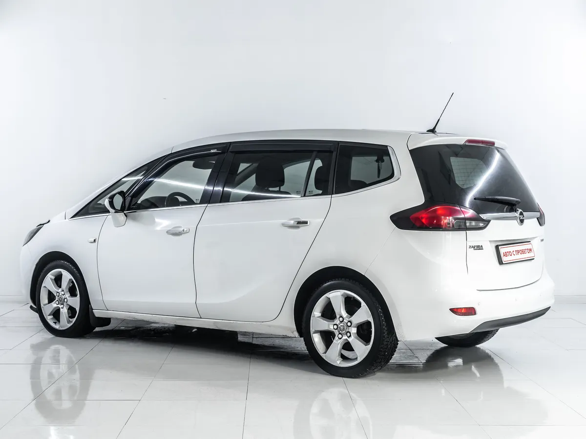 Opel Zafira C — фото 5