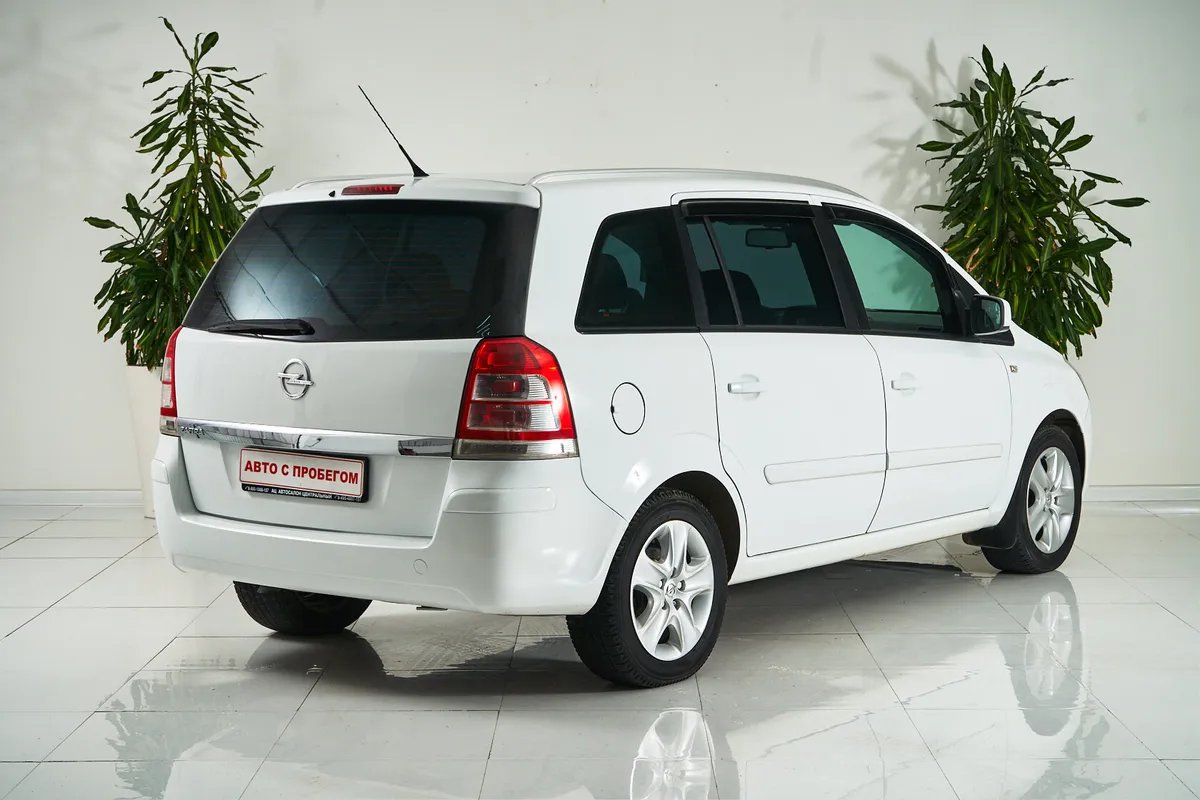 Opel Zafira B Рестайлинг — фото 5