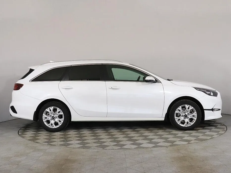 Kia Ceed III Рестайлинг · Luxe — фото 3