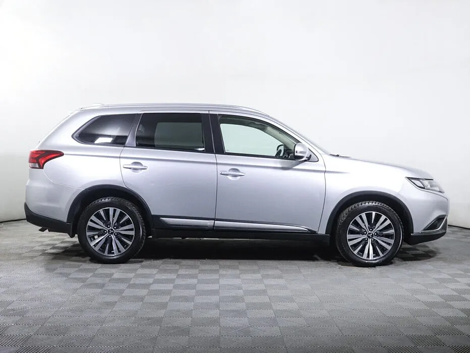 Mitsubishi Outlander III Рестайлинг 3 · Instyle — фото 3