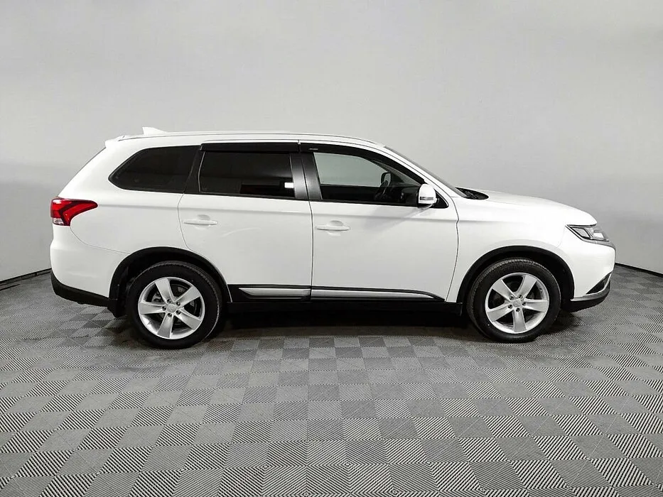 Mitsubishi Outlander III Рестайлинг 3 · Instyle — фото 3