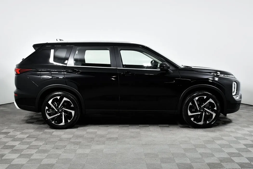 Mitsubishi Outlander IV · Premium — фото 3