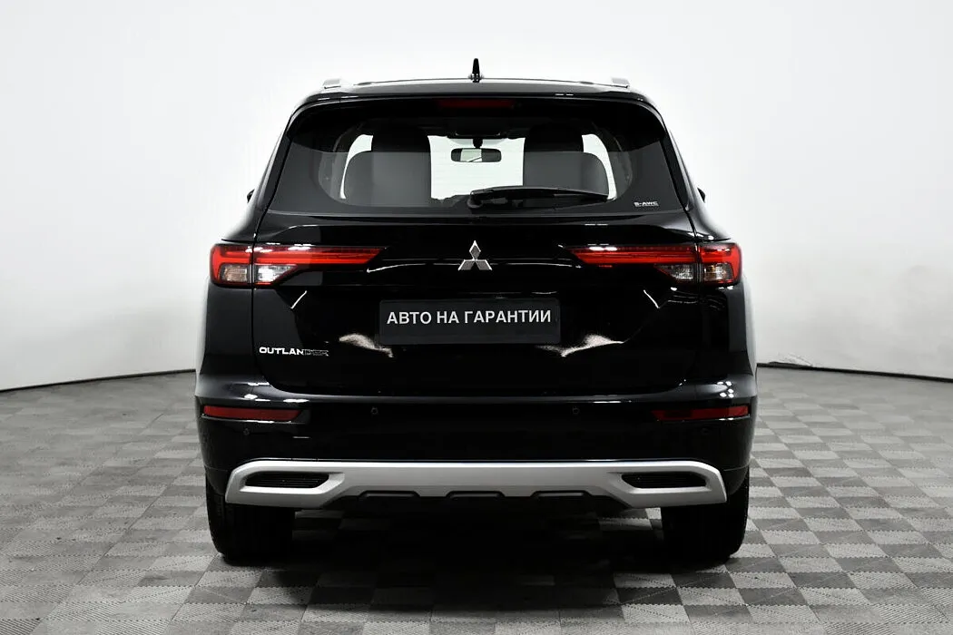 Mitsubishi Outlander IV · Premium — фото 5