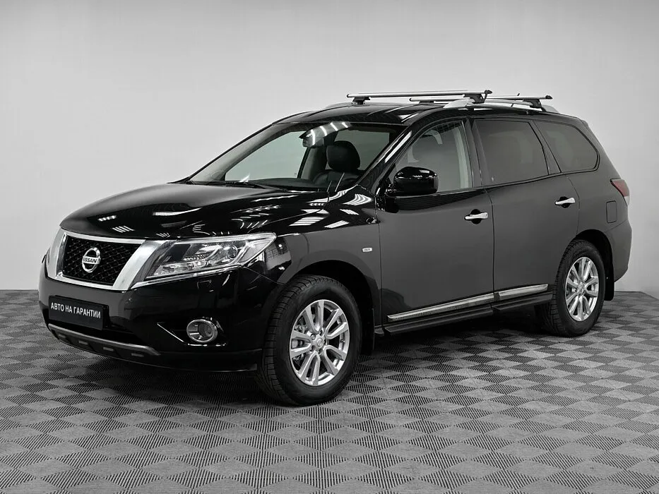 Nissan Pathfinder IV · Top