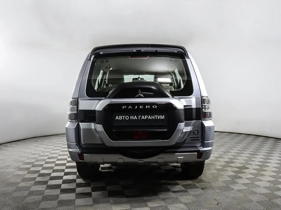 Mitsubishi Pajero IV Рестайлинг 2 · H/L — фото 5