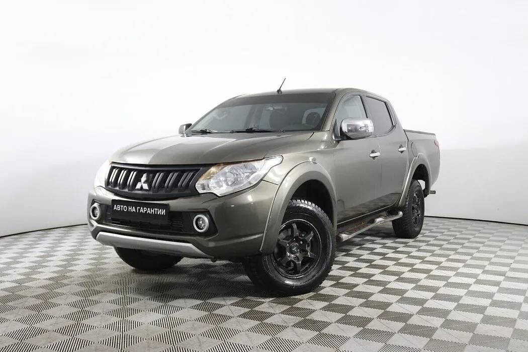Mitsubishi L200 V · Intense