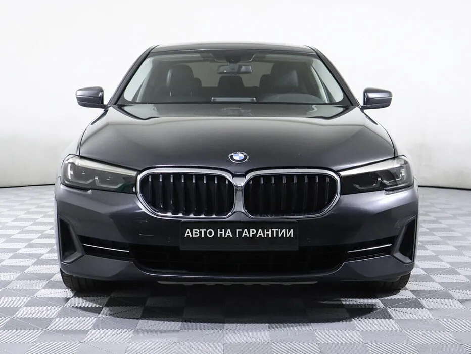 BMW 5 серии VII (G30/G31/G38) Рестайлинг · 520d xDrive — фото 2