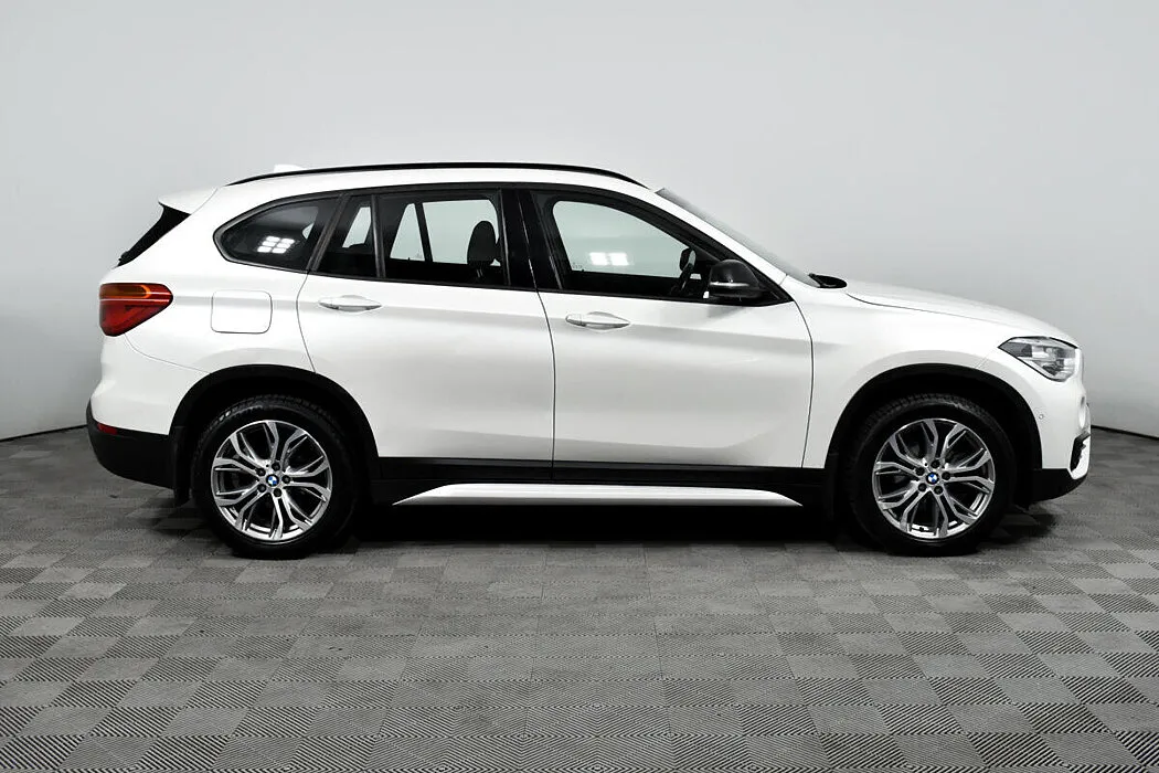 BMW X1 II (F48) · xDrive18d — фото 3