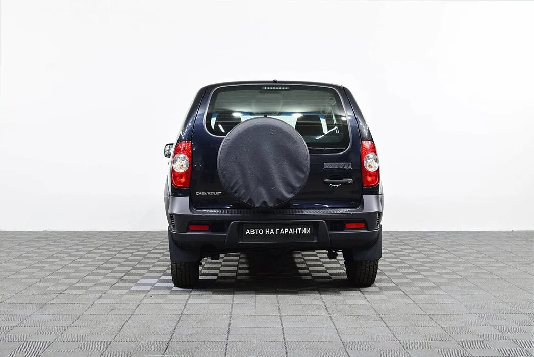 Chevrolet Niva I Рестайлинг · L — фото 5