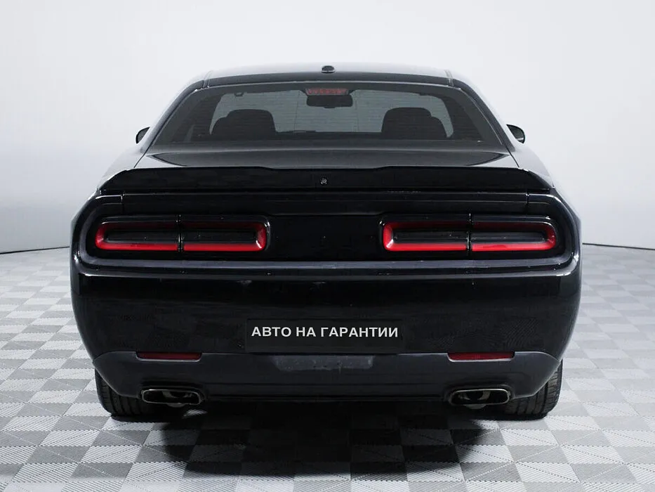 Dodge Challenger III Рестайлинг 2 — фото 5