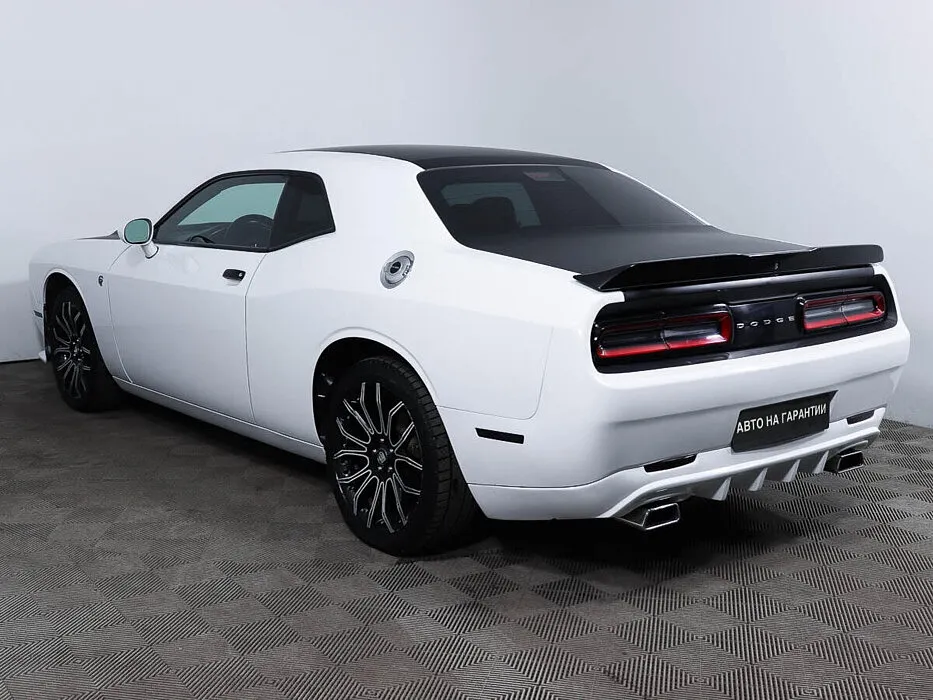 Dodge Challenger III Рестайлинг 2 — фото 3