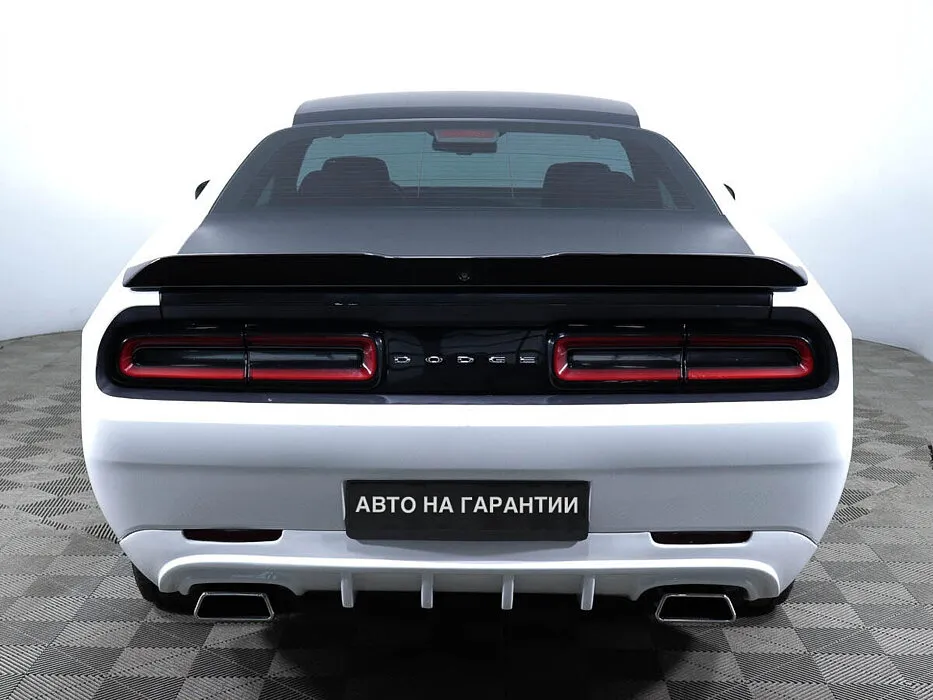 Dodge Challenger III Рестайлинг 2 — фото 4