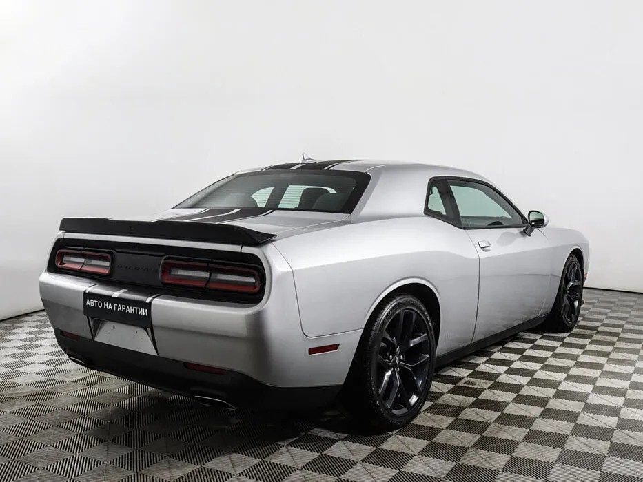 Dodge Challenger III Рестайлинг 2 — фото 3