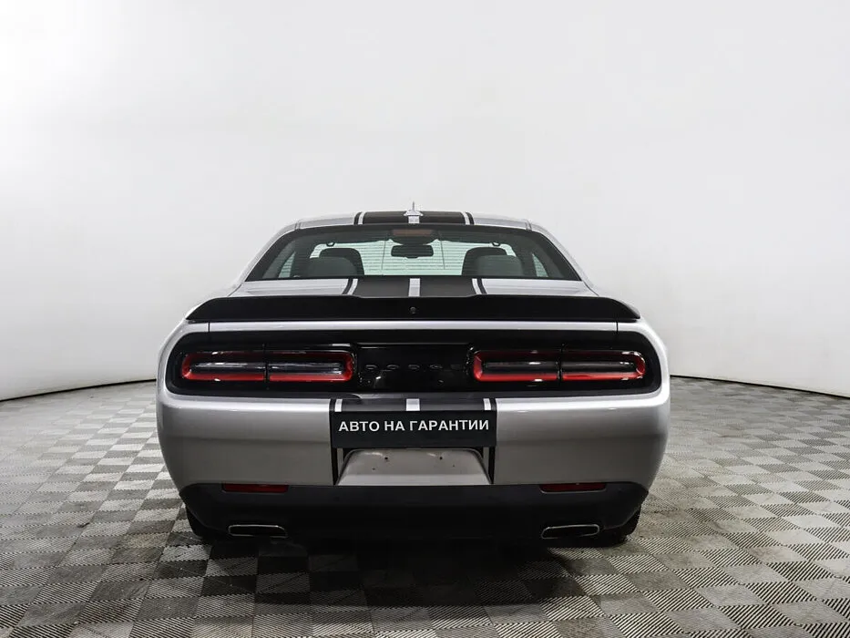 Dodge Challenger III Рестайлинг 2 — фото 4