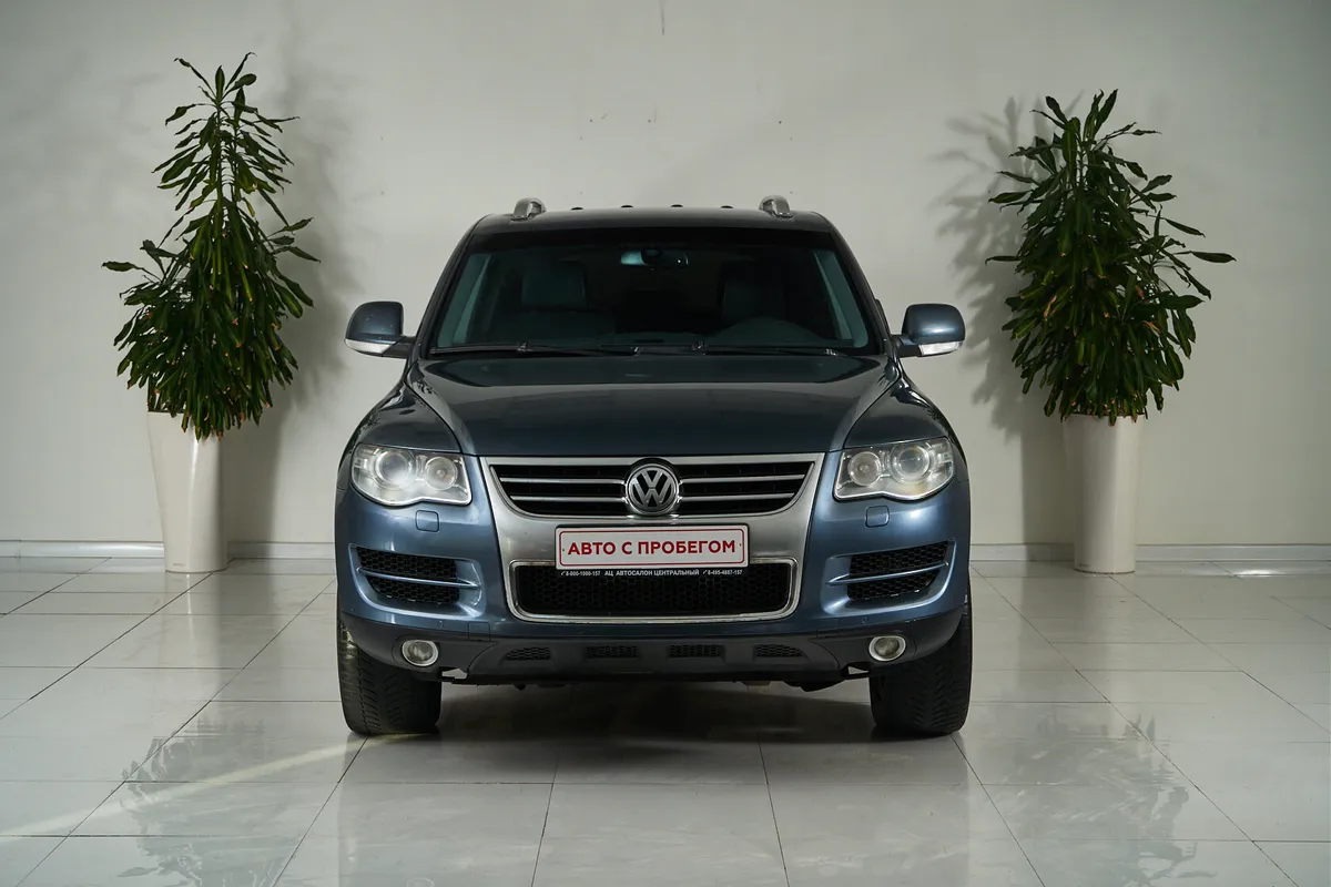Volkswagen Touareg I Рестайлинг — фото 2