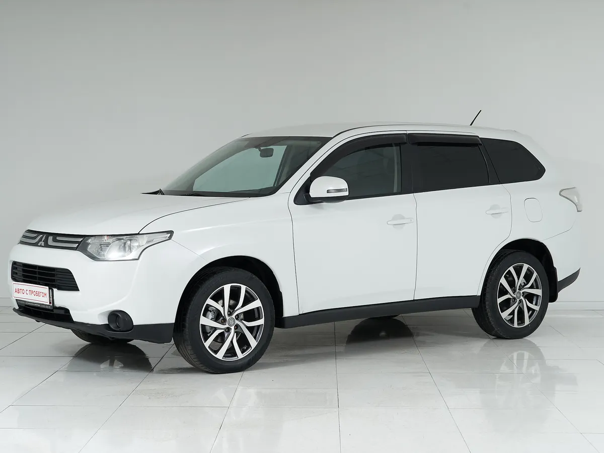 Mitsubishi Outlander III · Invite