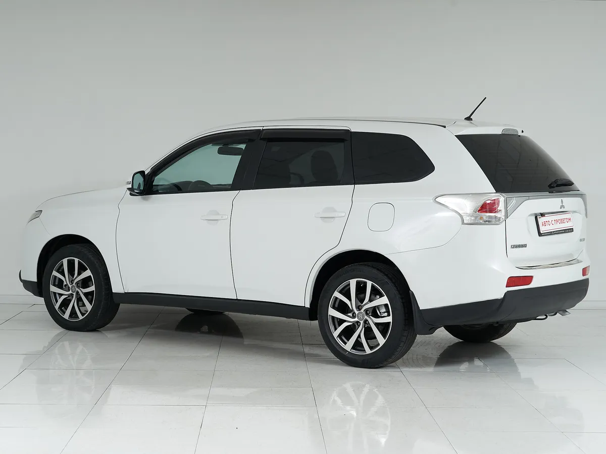 Mitsubishi Outlander III · Invite — фото 4