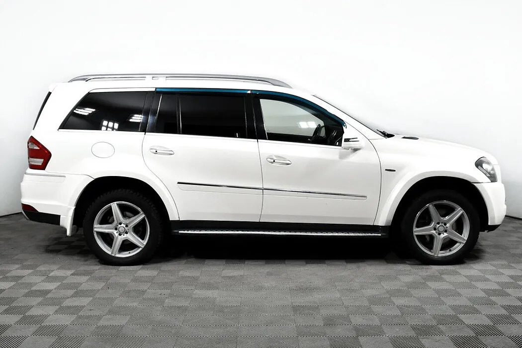 Mercedes-Benz GL-Класс I (X164) Рестайлинг · GL 500 4MATIC — фото 3