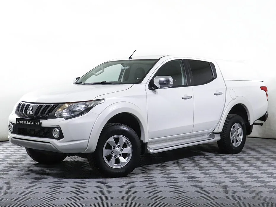 Mitsubishi L200 V · DC Invite+