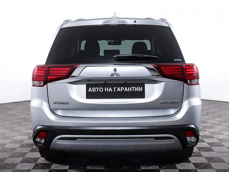 Mitsubishi Outlander III Рестайлинг 3 · Invite — фото 5