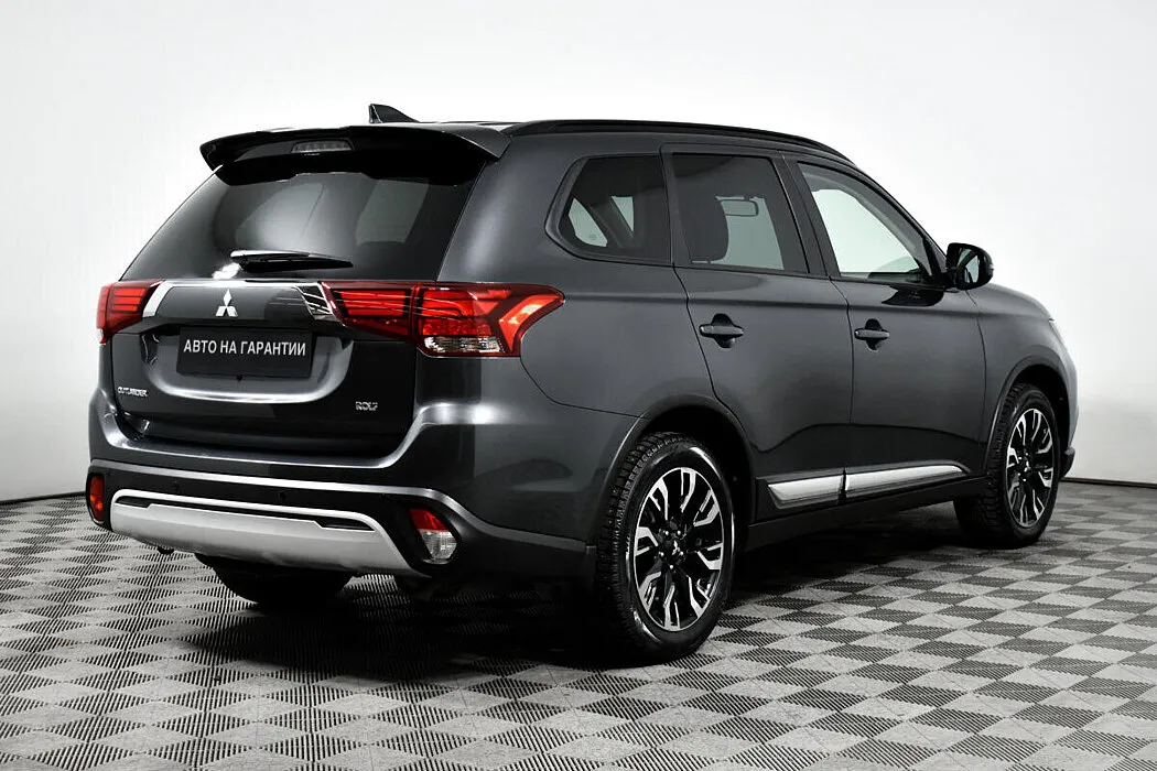 Mitsubishi Outlander III Рестайлинг 3 · Inform — фото 4