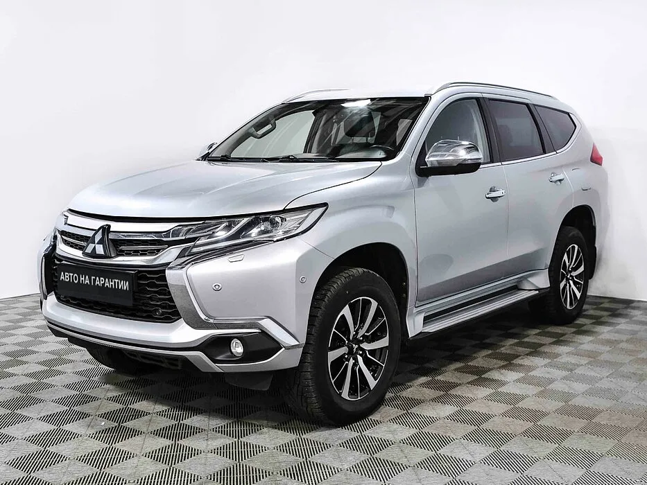 Mitsubishi Pajero Sport III · Instyle