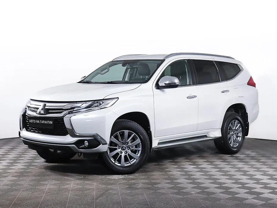 Mitsubishi Pajero Sport III · Instyle
