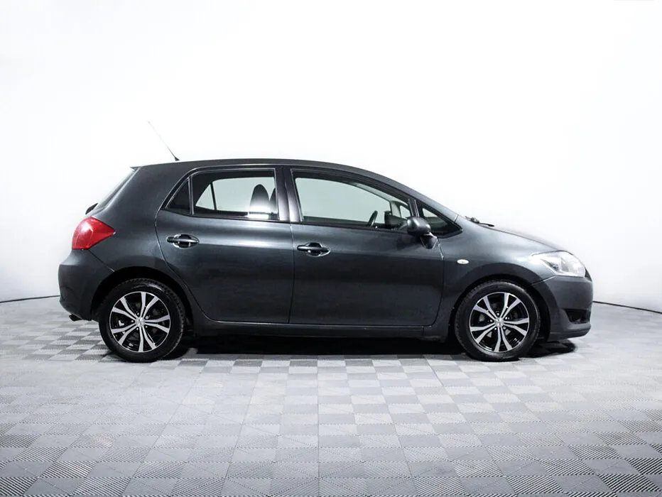 Toyota Auris I — фото 3