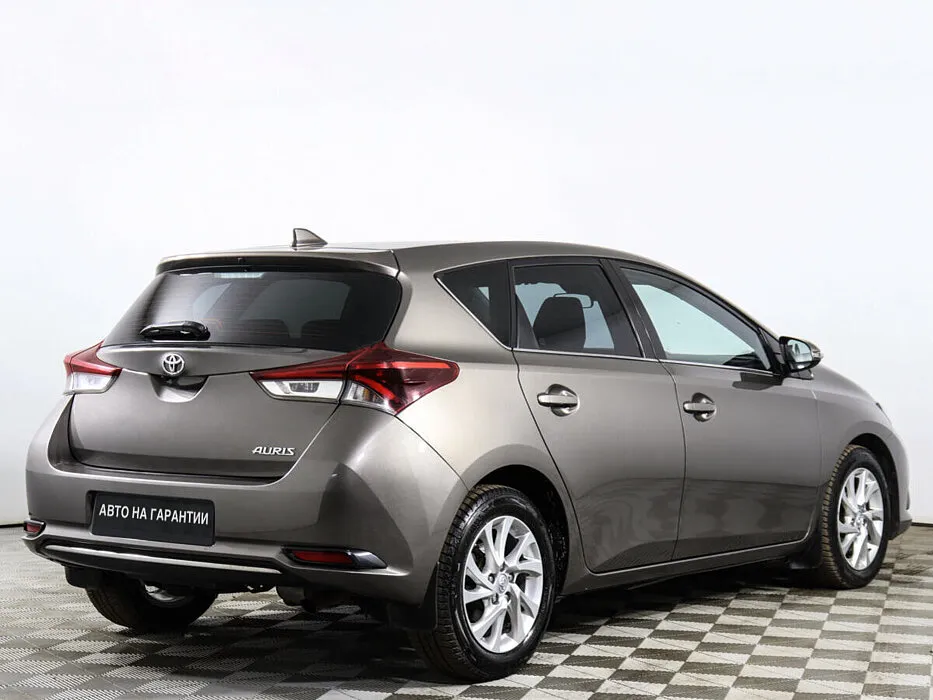 Toyota Auris II Рестайлинг — фото 4